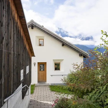 Chasa Arquint Apartment *