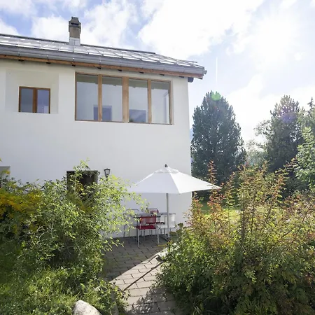 Апартаменты Chasa Arquint