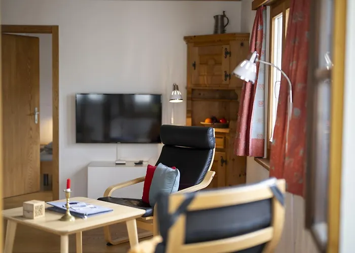 Апартаменты Chasa Arquint Зент