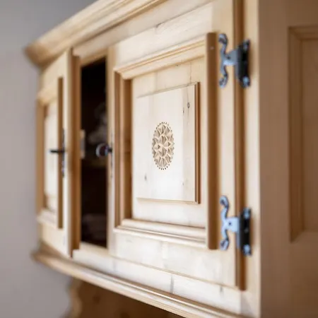 Chasa Arquint * سنت